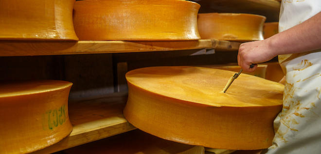 Fabrication de Beaufort et affinage